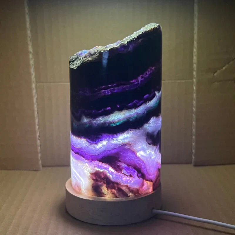 AuraFluor – Fluorit Tischlampe mit verzaubernden Lichteffekten für eine beruhigende Atmosphäre