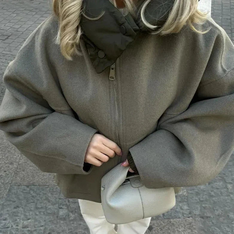 Pierre - Stilvolle cropped Jacke mit abnehmbarer Pufferkapuze