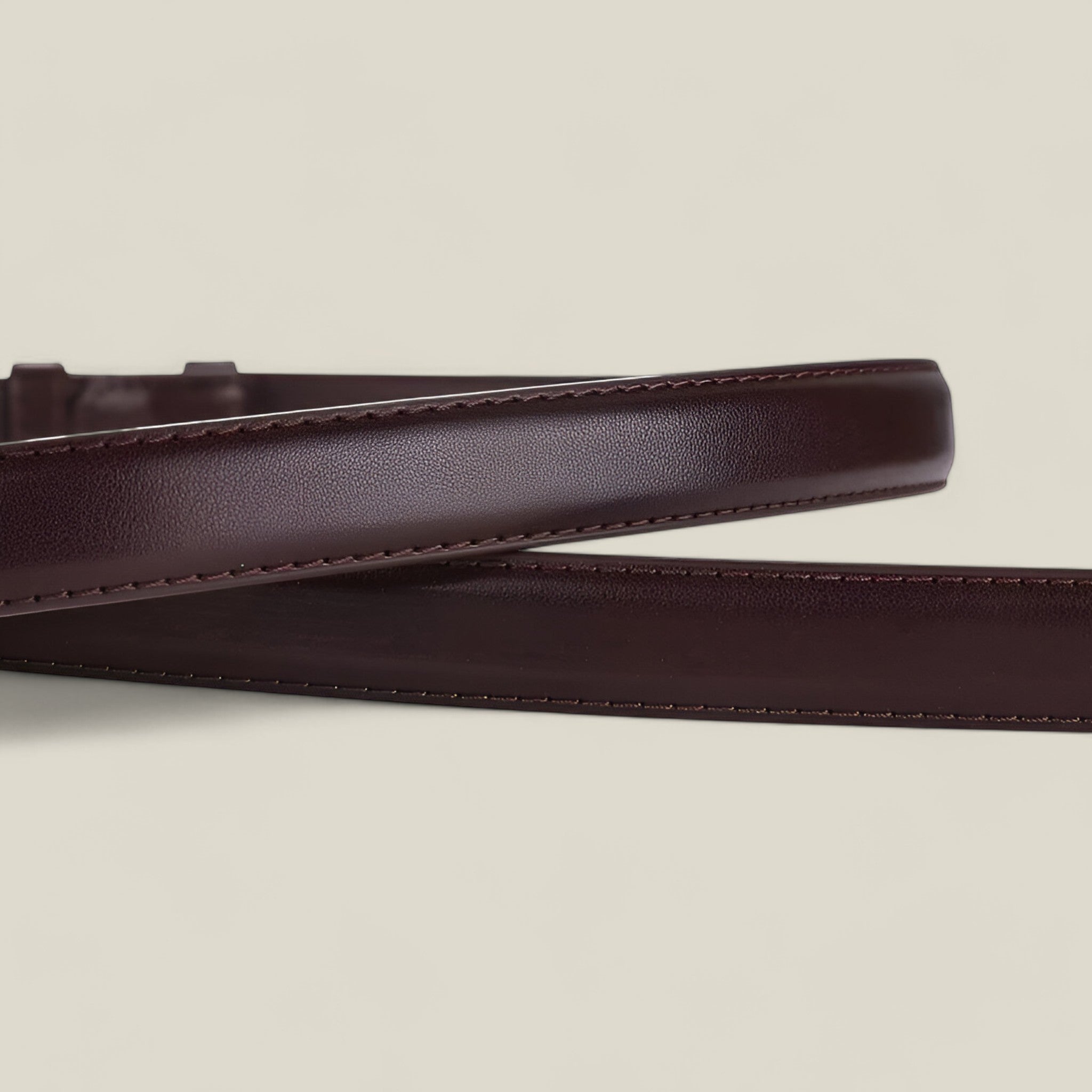 Sophia Slim Lederbelt mit goldener Schnalle