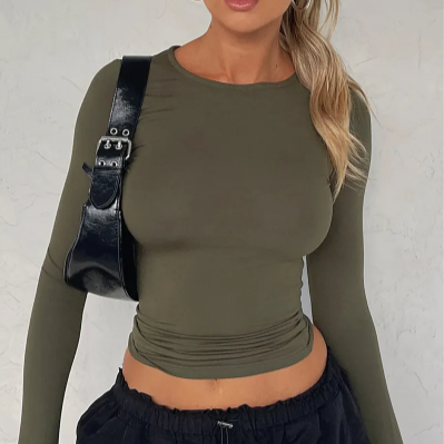 Adela – Elegante Passform Bluse mit Rundhals und langen Ärmeln