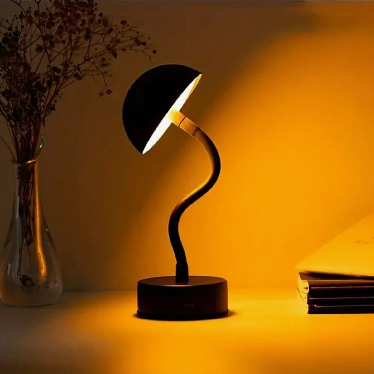 Velora Dimmbare Kabellose LED-Schreibtischlampe – Wiederaufladbare moderne Beleuchtung