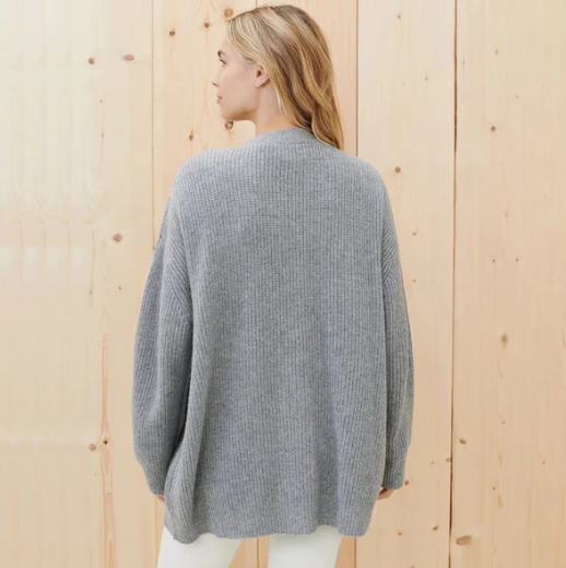 Chicer und mühelos übergroßer Strickpullover