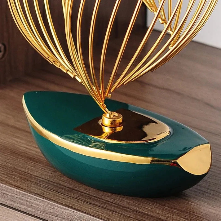 WindGlide elegante Segelskulptur für modernes Interieur