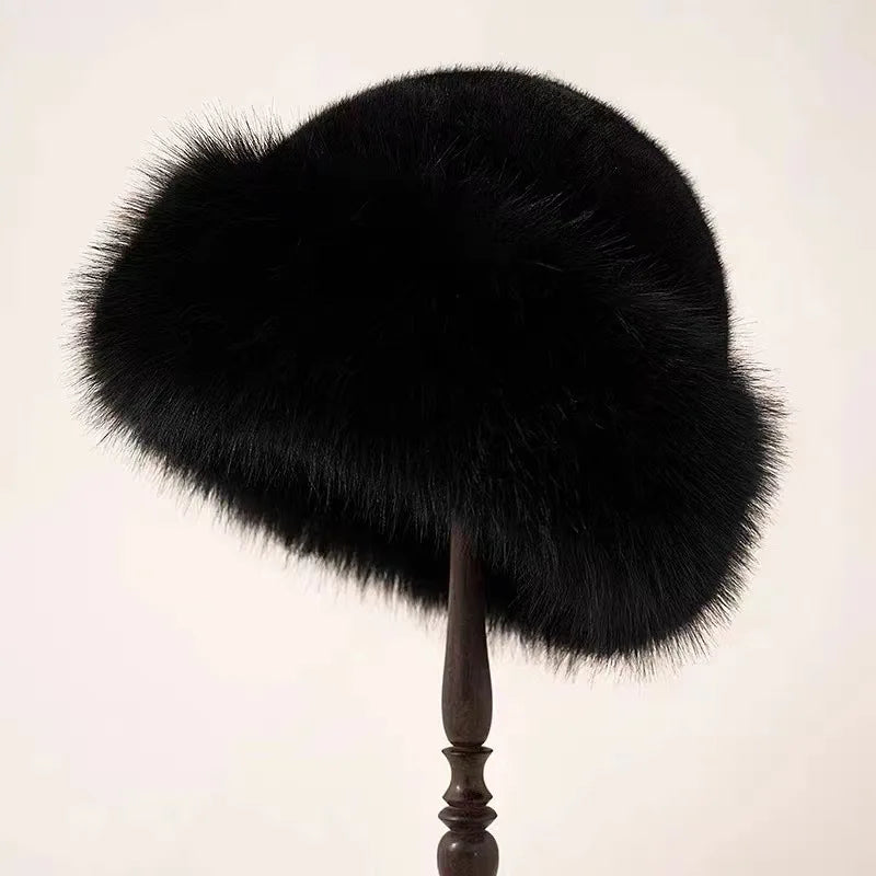 Sophie Luxe imitiert Pelzhut – warmes, elegantes Winteraccessoire für einen raffinierten Stil