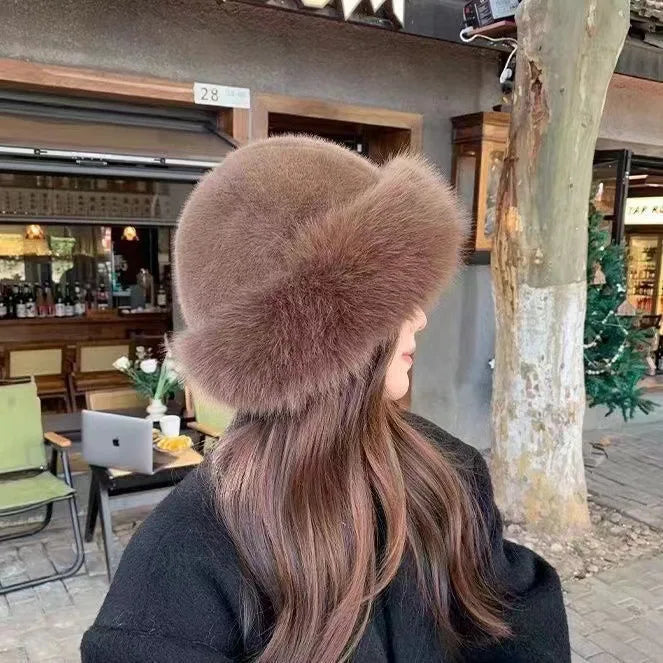 Sophie Luxe imitiert Pelzhut – warmes, elegantes Winteraccessoire für einen raffinierten Stil