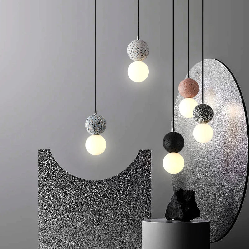 LumiOrb – Minimalistische Pendelleuchte mit Glasschirm