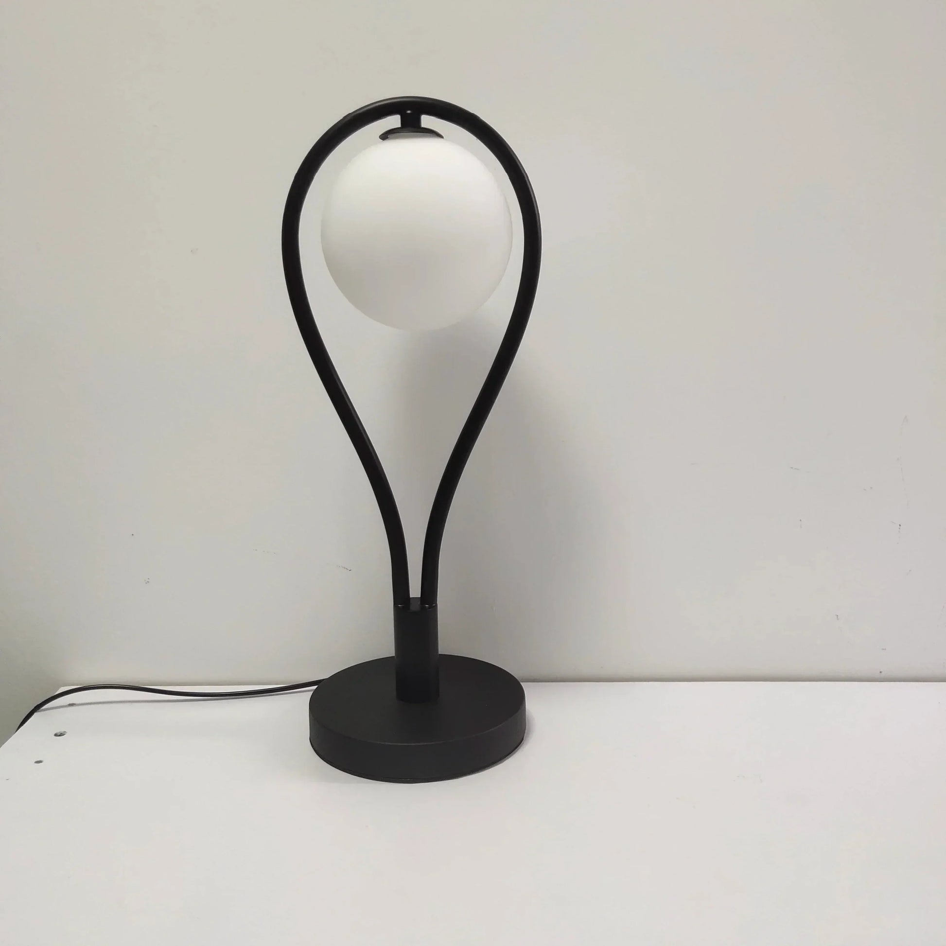 LumiSphere - Moderne Minimalistische Tischlampe