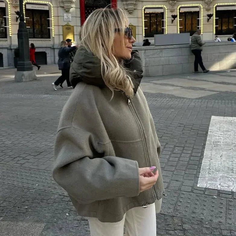 Pierre - Stilvolle cropped Jacke mit abnehmbarer Pufferkapuze
