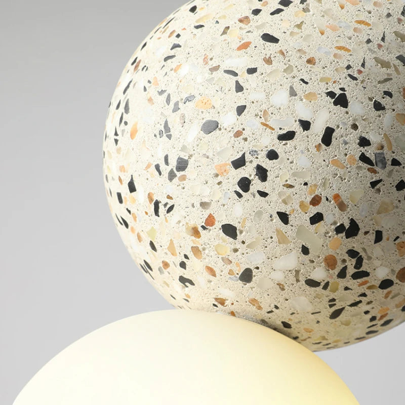 LumiOrb – Minimalistische Pendelleuchte mit Glasschirm
