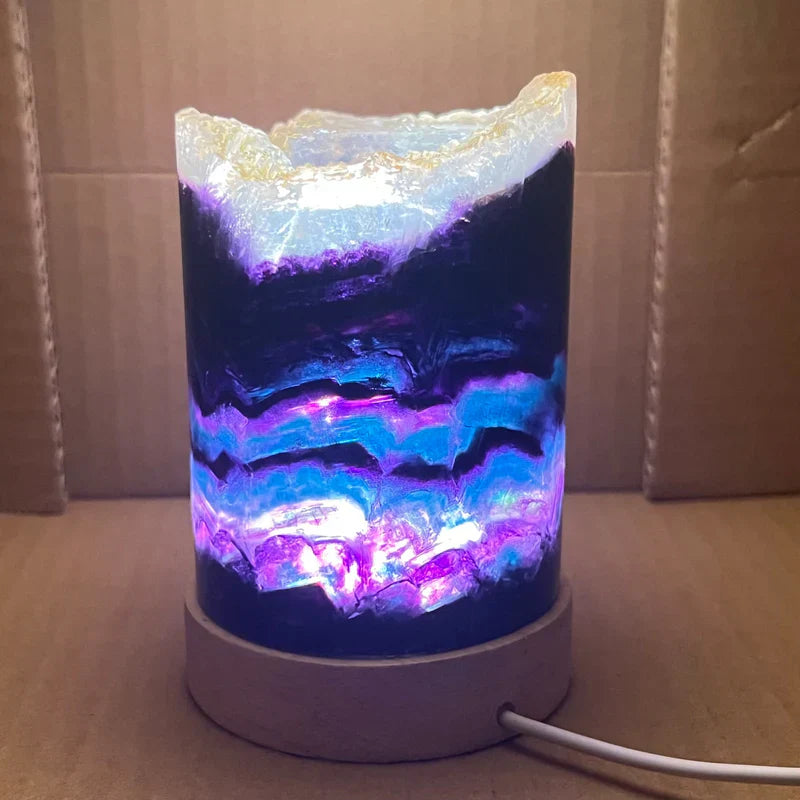 AuraFluor – Fluorit Tischlampe mit verzaubernden Lichteffekten für eine beruhigende Atmosphäre