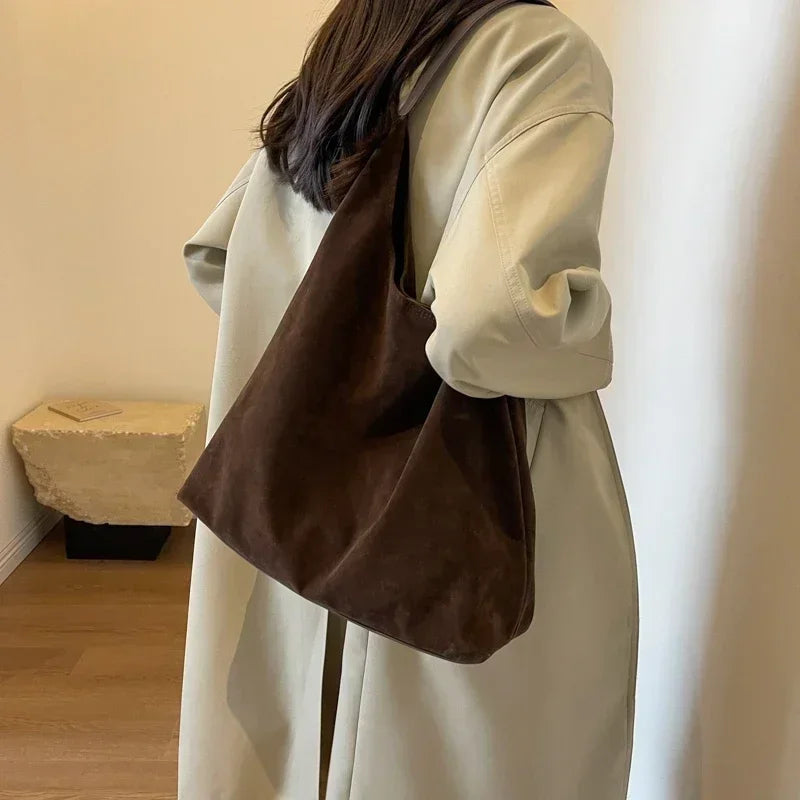 Flora - Minimalistische Hobo Schultertasche für Frauen
