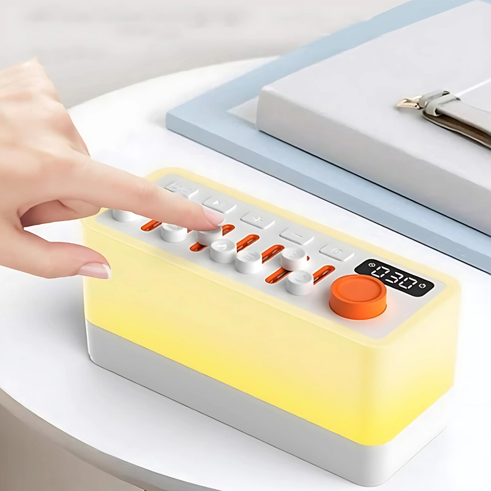 GlowTime - Minimalistischer digitaler Wecker mit warmem Nachtlicht