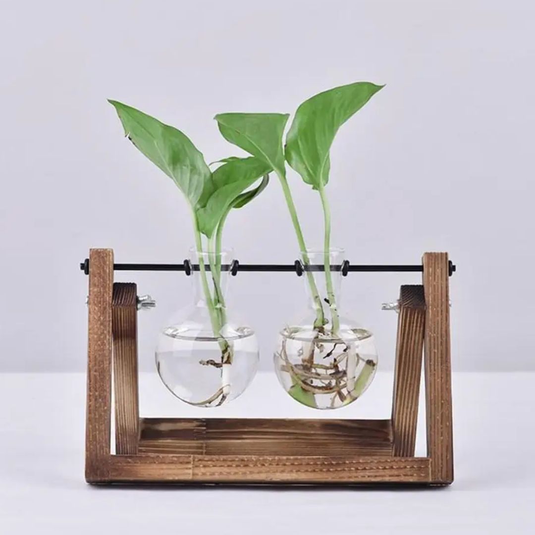 HydroGrow - Stylischer hydroponischer Pflanzer mit Holztablett