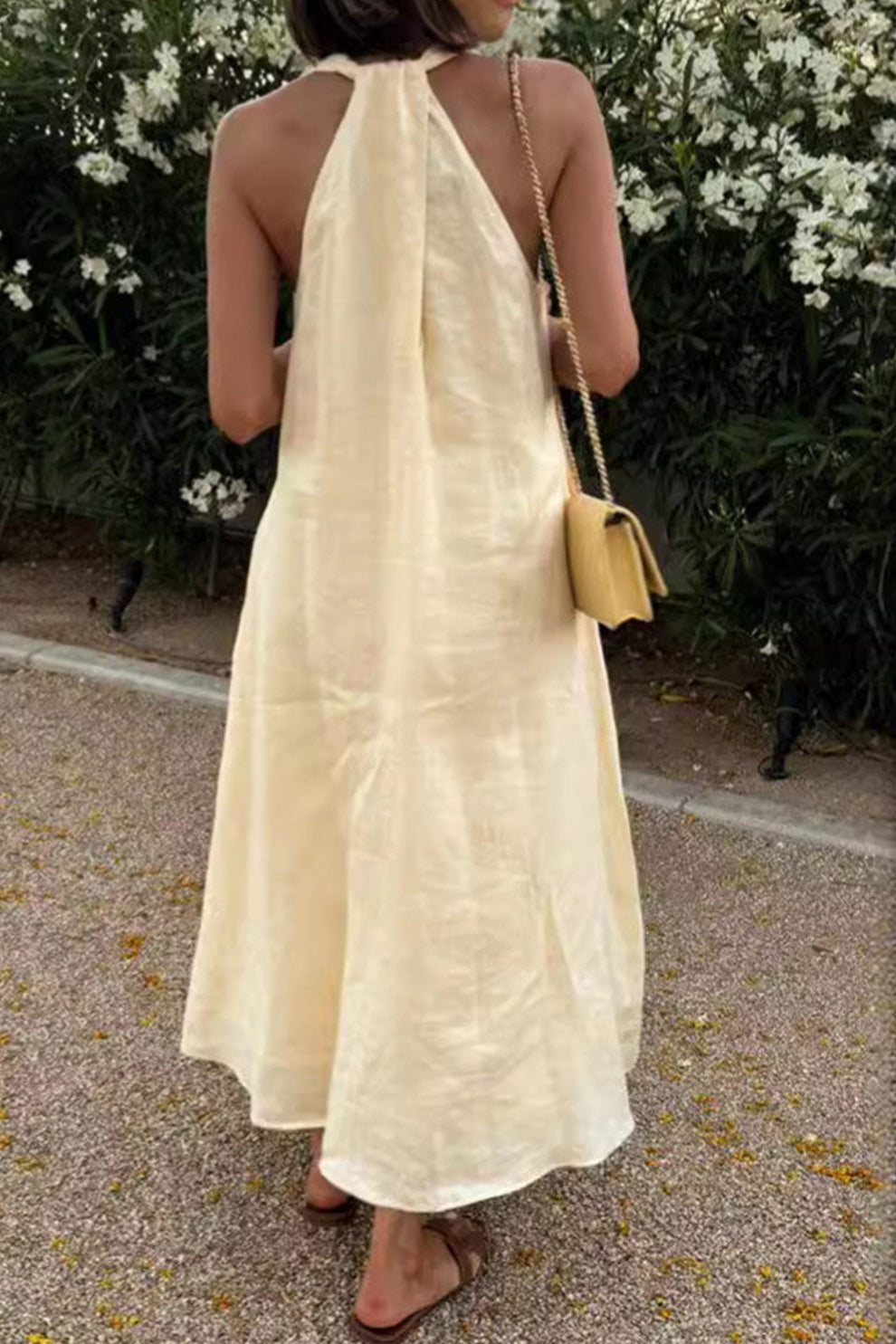 SunEase Sommerkleid mit Schösschen, V-Ausschnitt und Taschen – legere Eleganz