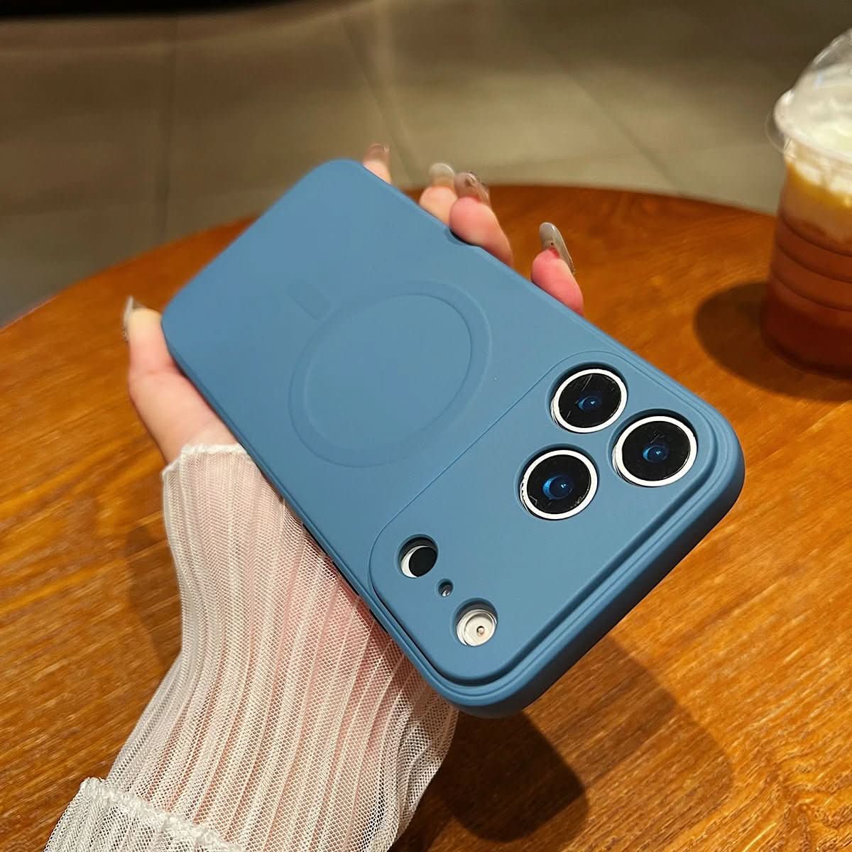 Veyno | Magnetische iPhone-Hülle aus weichem Silikon