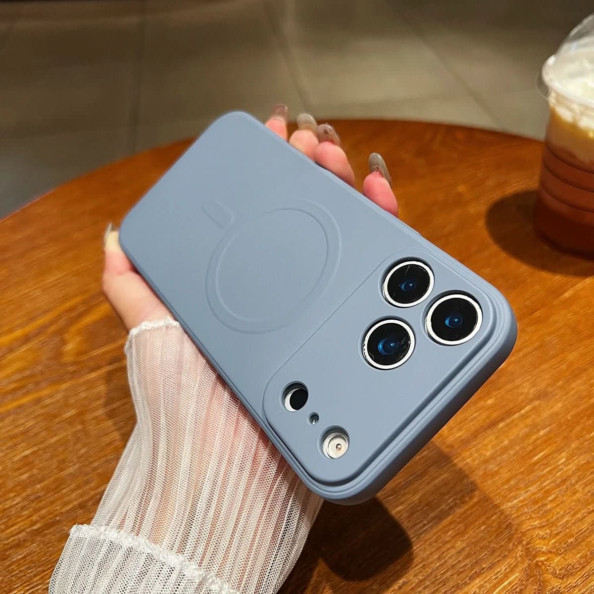 Veyno | Magnetische iPhone-Hülle aus weichem Silikon