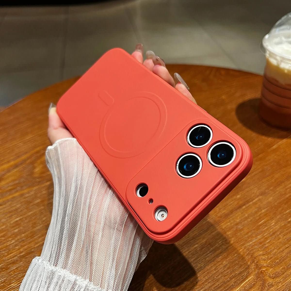 Veyno | Magnetische iPhone-Hülle aus weichem Silikon