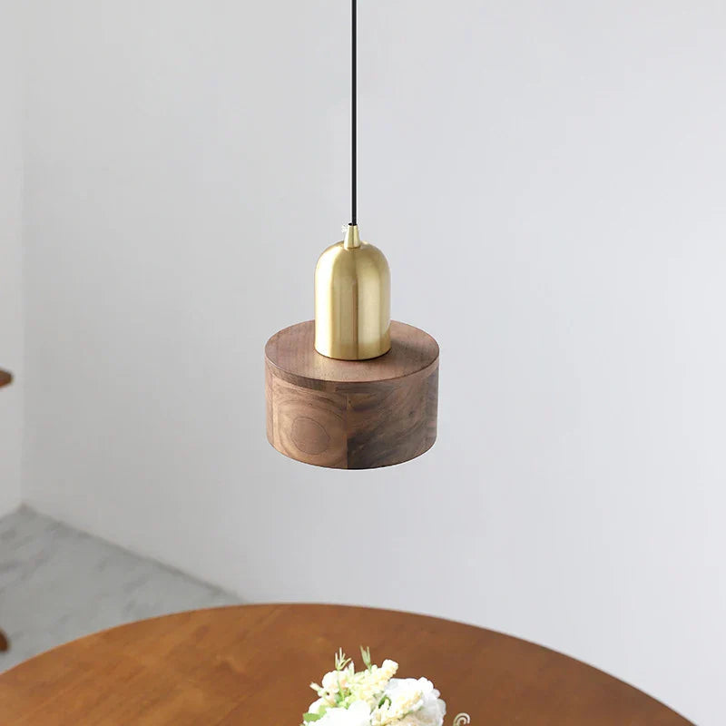 NordicLuxe Pendelleuchte – Elegante Holzbeleuchtung in Walnuss für eine Gemütliche Atmosphäre