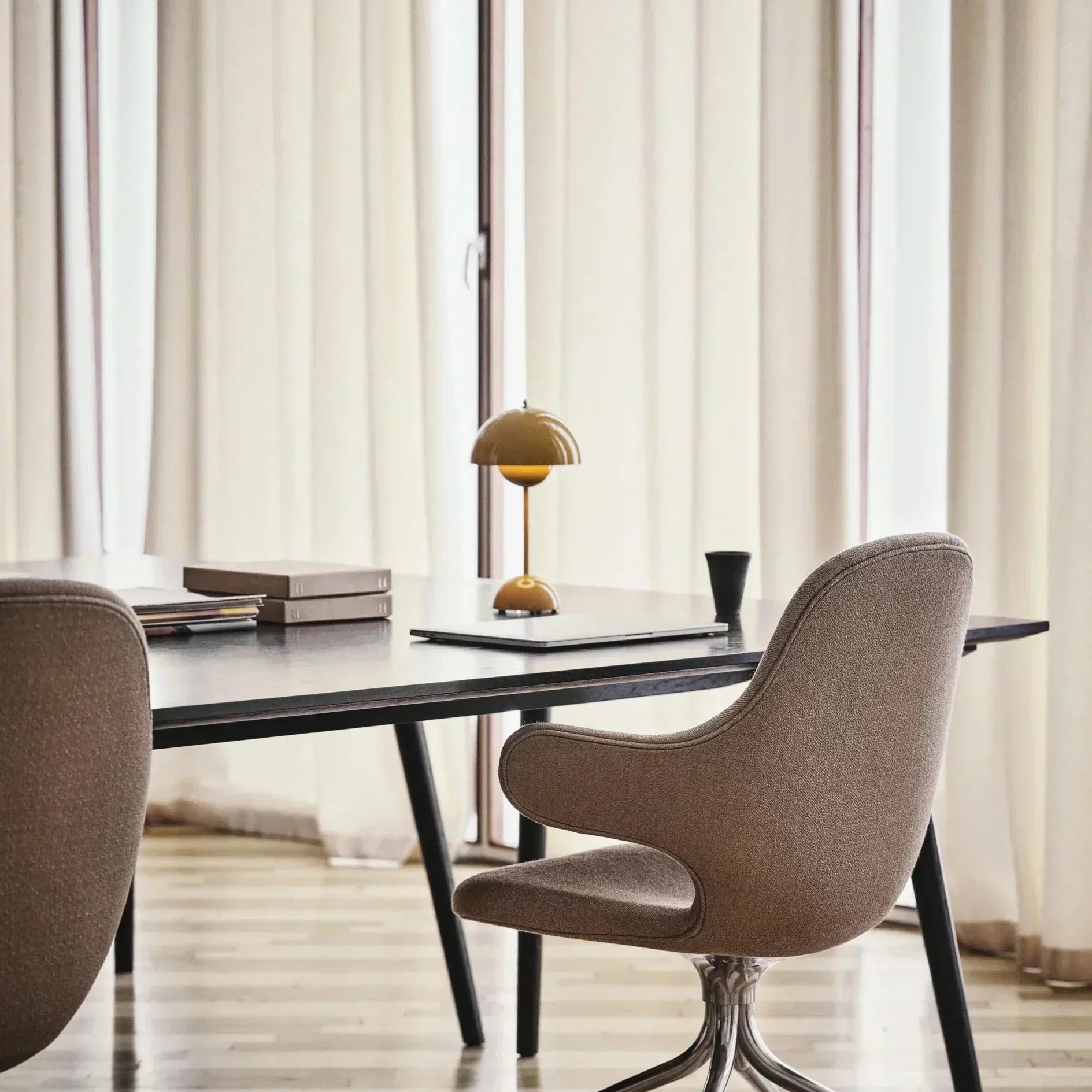 NordicGlow - Moderne Schwamm Design Tischlampe