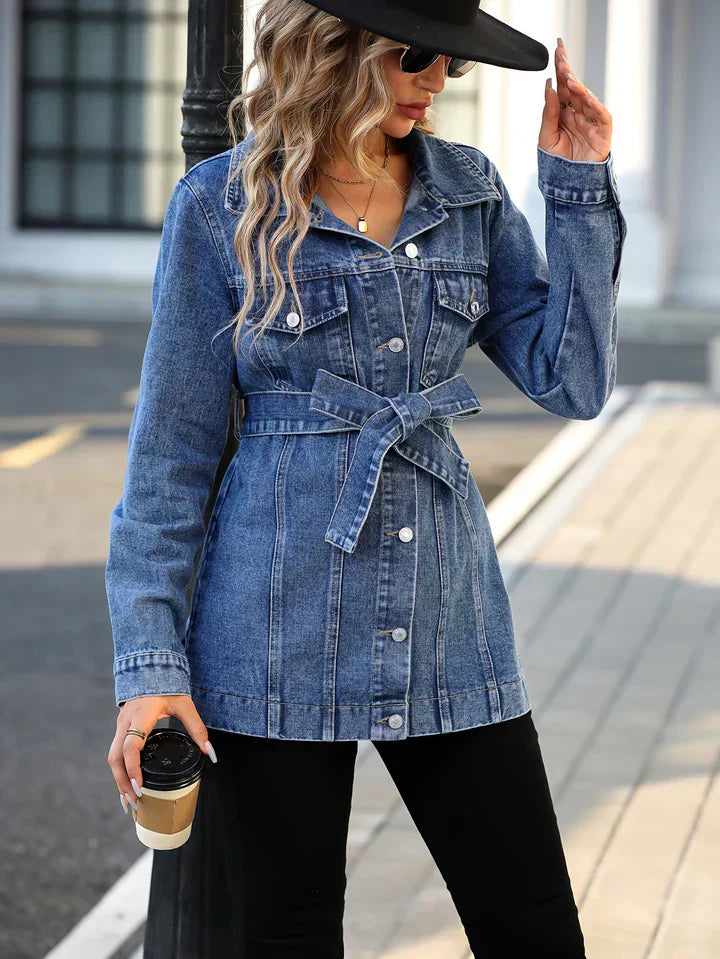 Emma mittellange Jacke mit Gürtel und mehreren praktischen Taschen