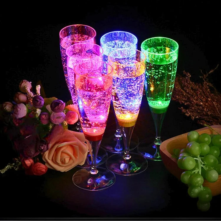 GlowSip - LED-beleuchtetes Weinglas-Set (6 Stück)