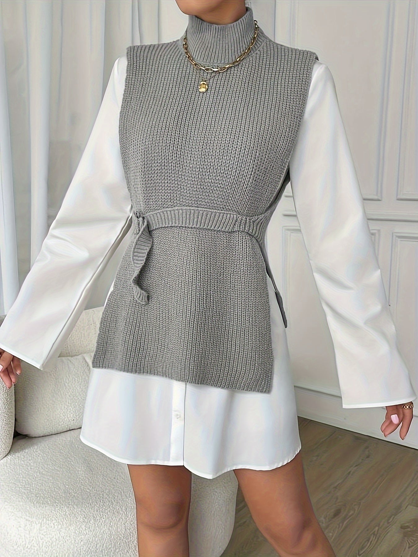 Brittany - Schicke Strickweste und langes Kleid mit weißem Kragen