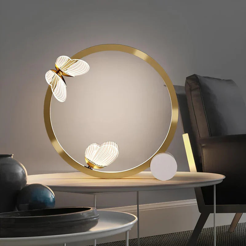 ButterGlow – Sommergeflügelte LED-Tischlampe für stilvolle Raumbeleuchtung