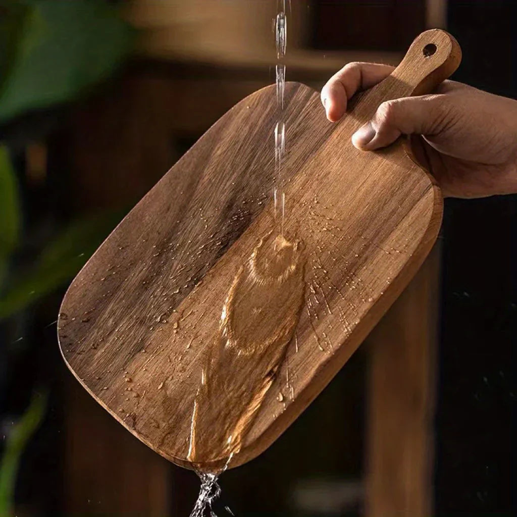 ChopMaster - Elegantes Holzschneidebrett für vielseitige Verwendung in der Küche