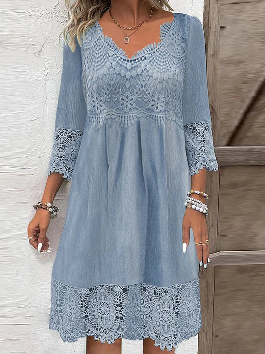 Hannah Klassische Midikleid mit V-Ausschnitt und SpitzenDetails