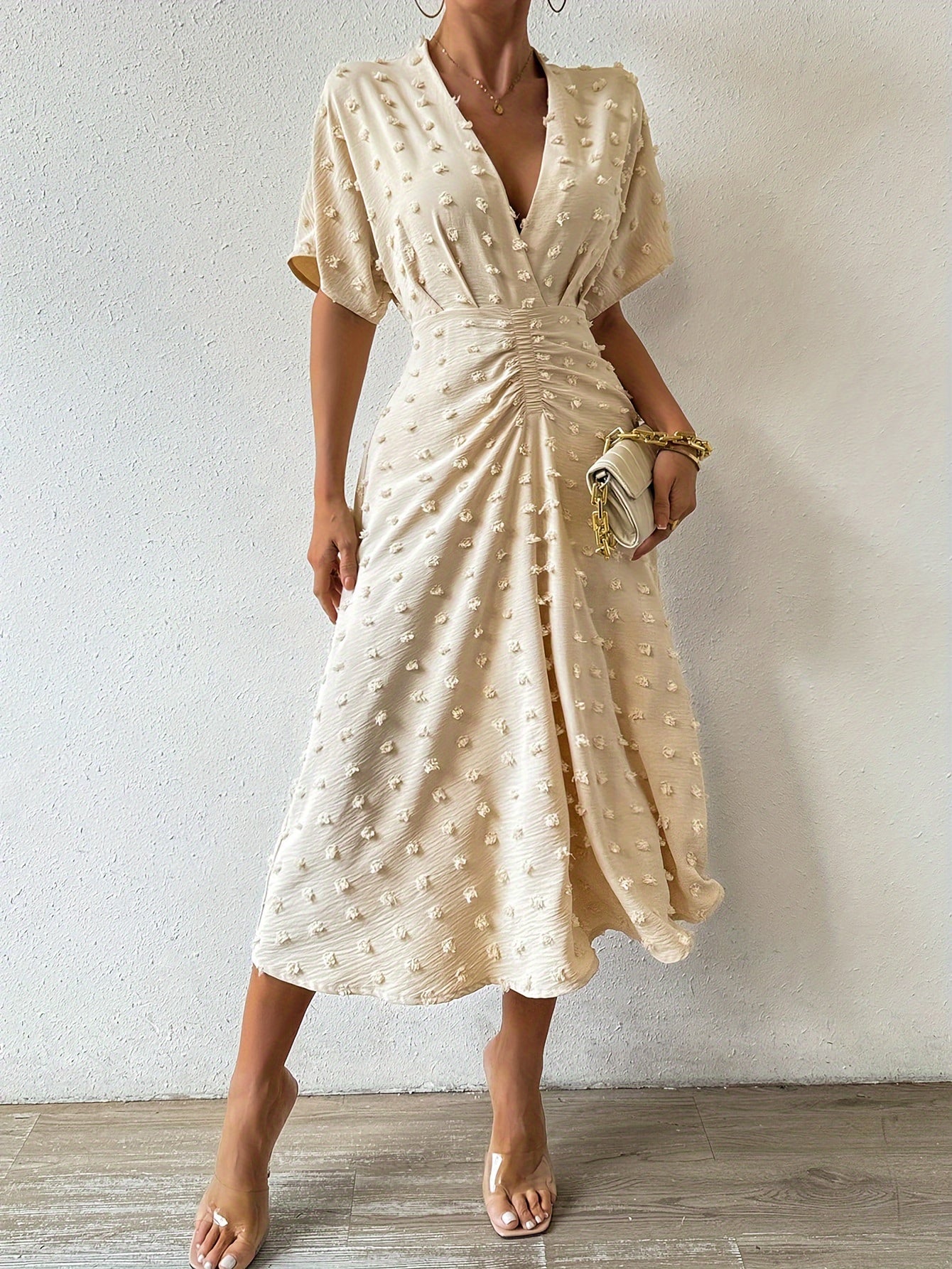 Emilie Bequeme Plissierte Midikleid mit V-Ausschnitt