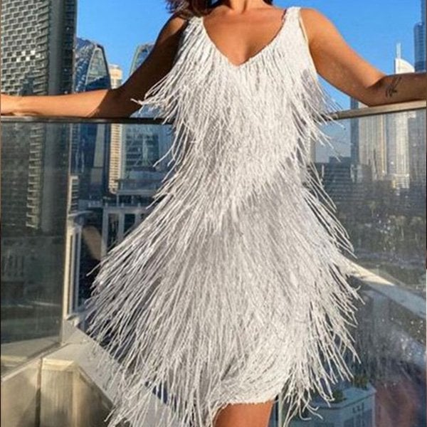 Emilia Cocktailkleid – V-Ausschnitt mit Fransen und Maßgeschneiderter Passform