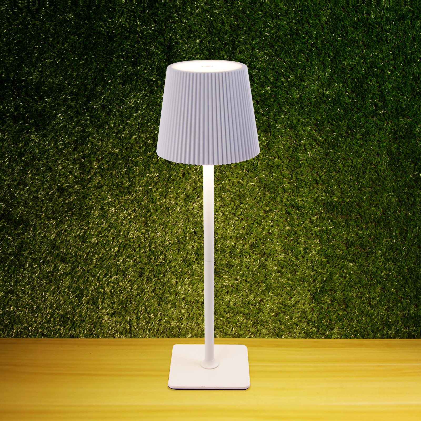 Lumora | Wiederaufladbare LED-Schreibtisch- und Nachttischlampe