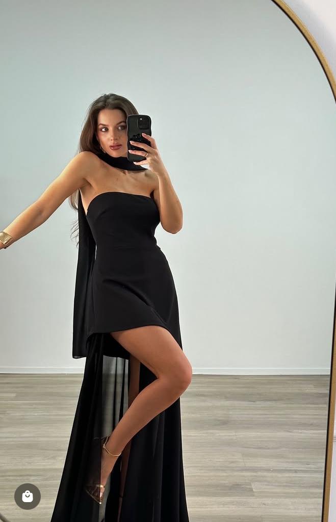 Amélie – Elegantes trägerloses Kleid mit doppellagigem Rock