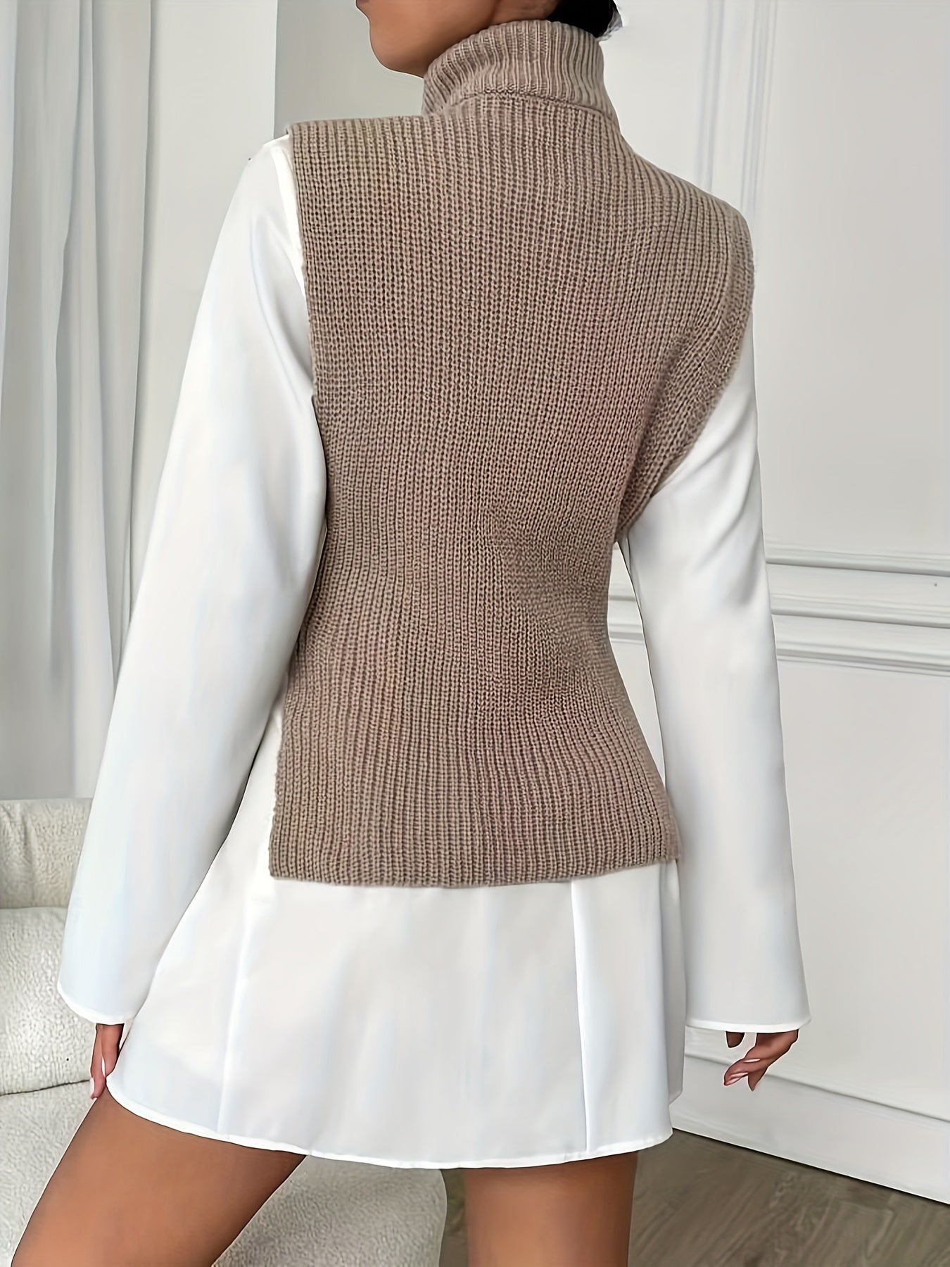 Brittany - Schicke Strickweste und langes Kleid mit weißem Kragen