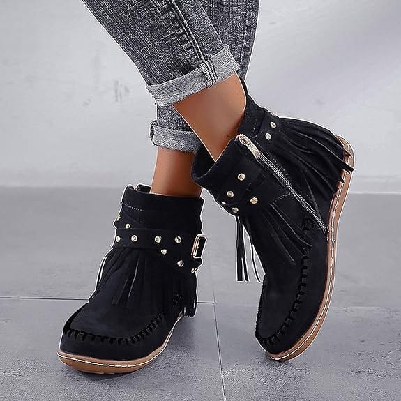Mary - Boho-Chic Ankle Boots mit Fransen und Schnallenakzent