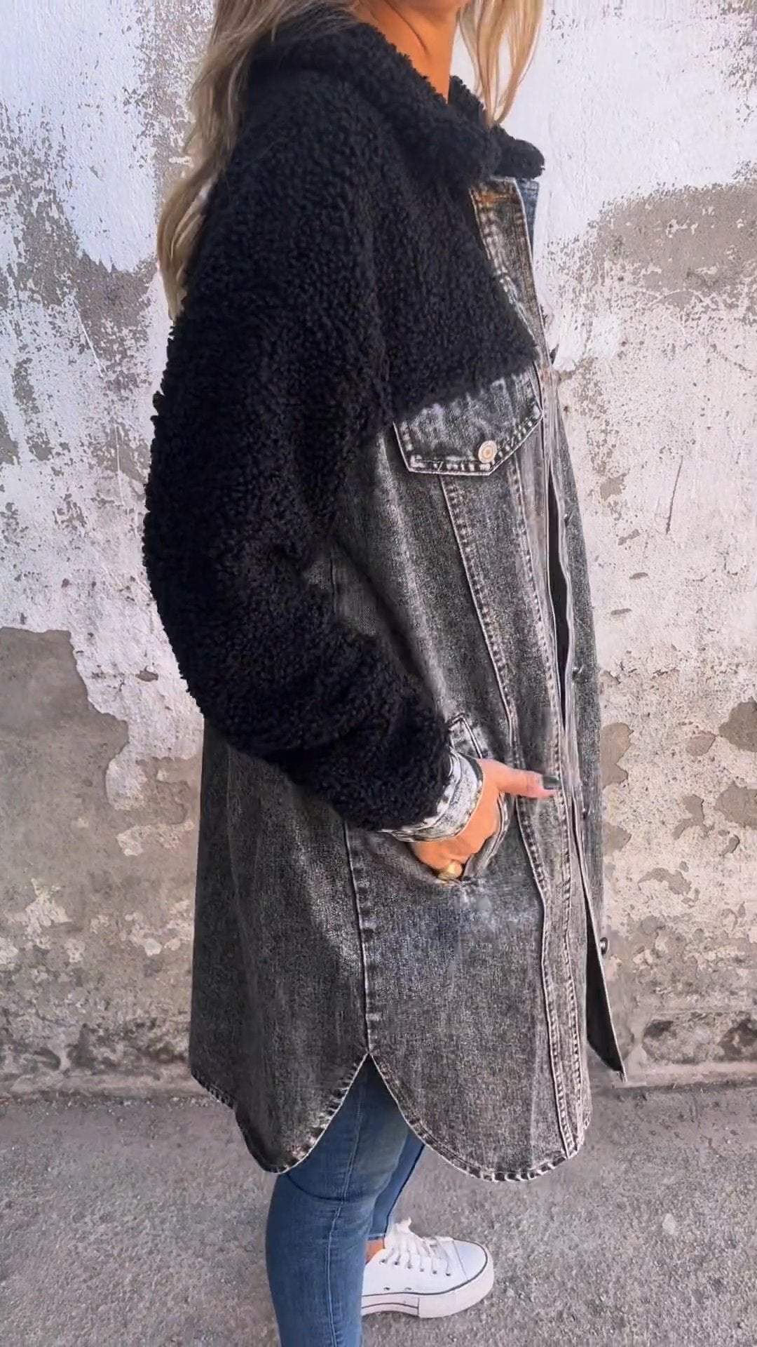 Katrin - Langärmelige Jeansjacke mit Knöpfen und Fronttaschen