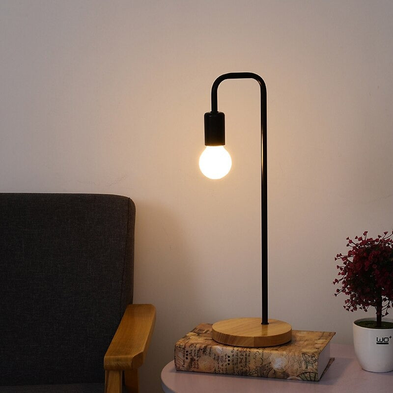 UrbanLume Industrie Nachttischlampe – Elegante Metallbordlampe