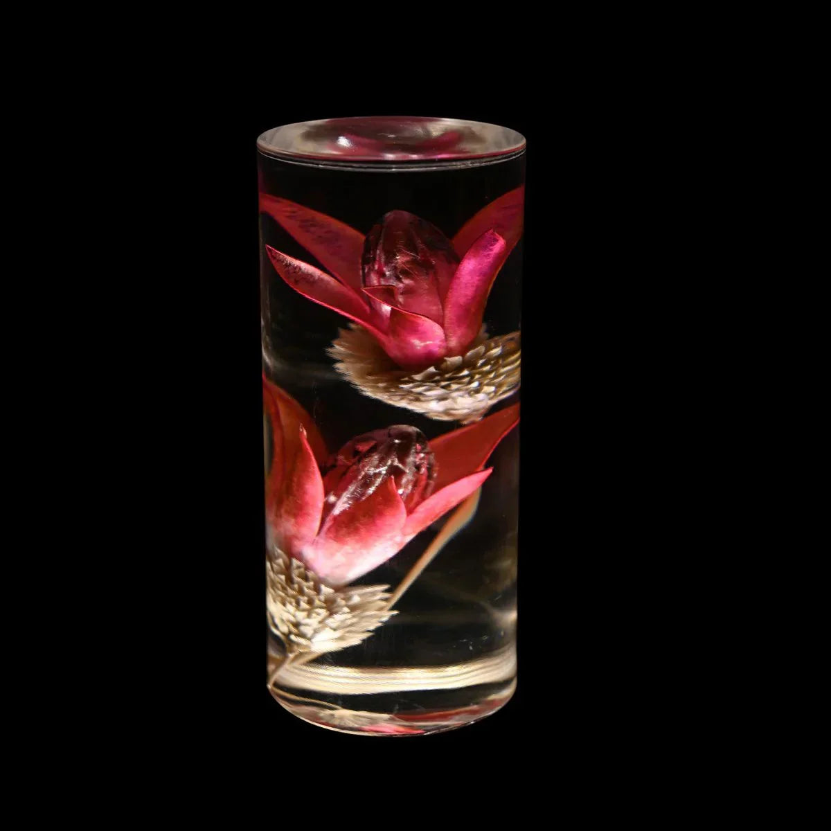 FloraGlow - LED Tischlampe mit blumenfülltem klarem Zylinderfuß