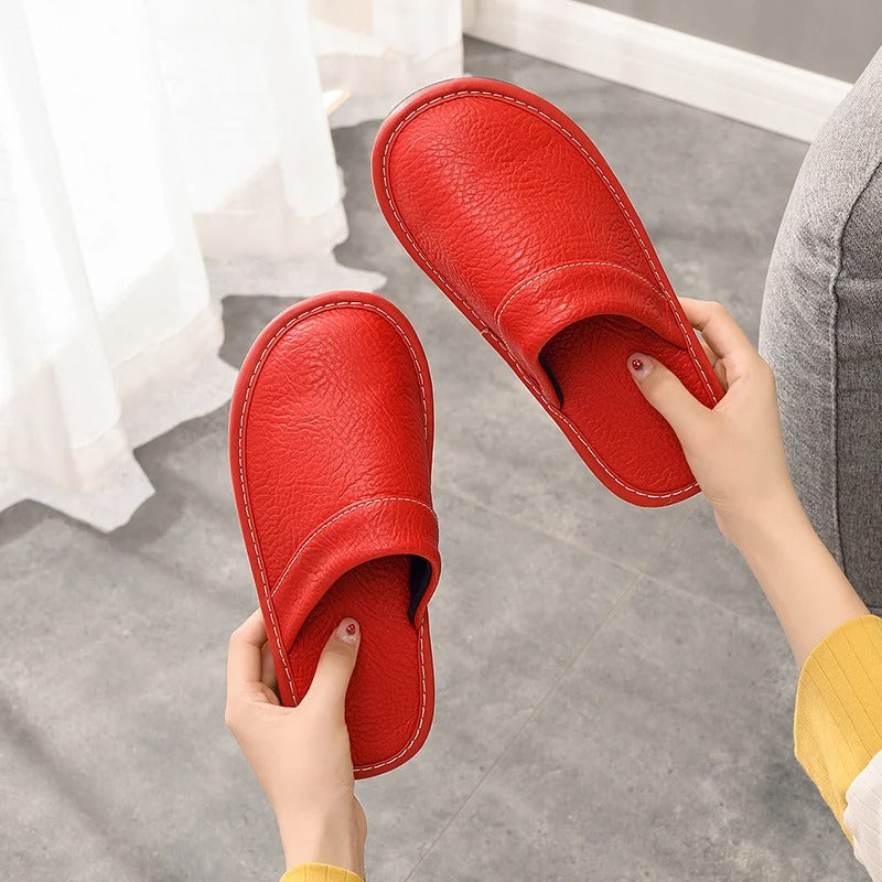 Hugo | Bequeme vegane Lederslippers – Luxus & Entspannung