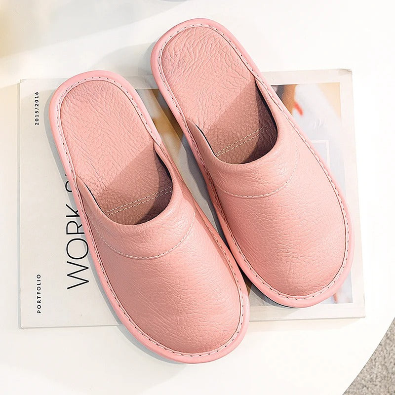 Hugo | Bequeme vegane Lederslippers – Luxus & Entspannung