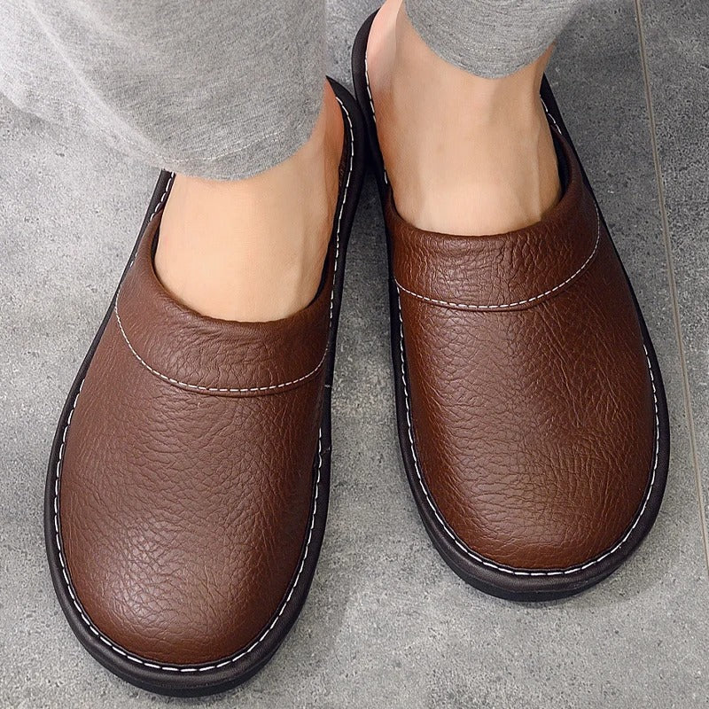 Hugo | Bequeme vegane Lederslippers – Luxus & Entspannung