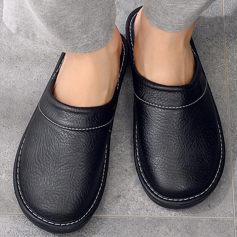 Hugo | Bequeme vegane Lederslippers – Luxus & Entspannung