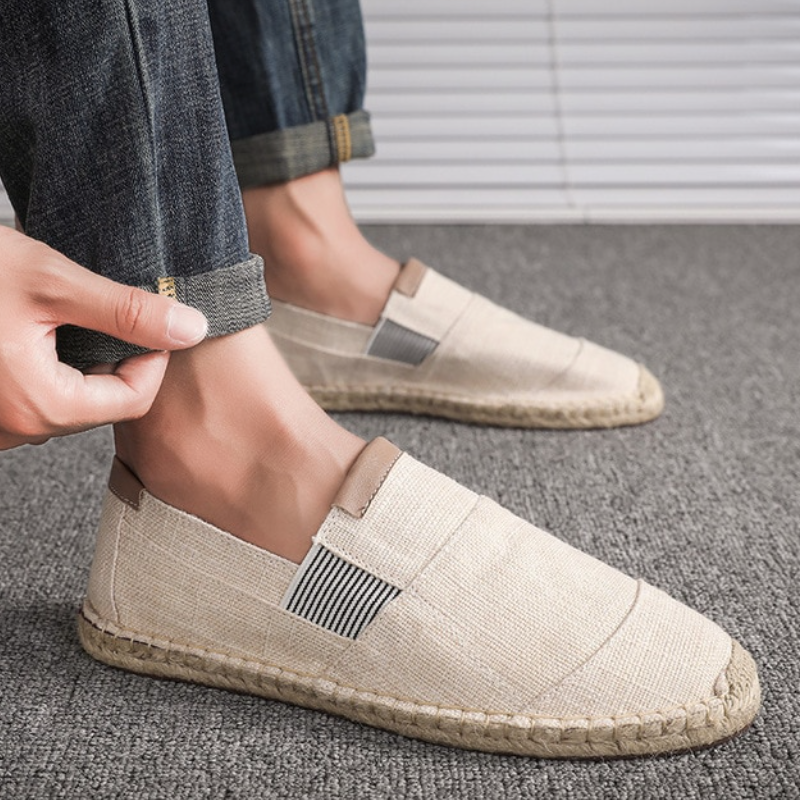 Elias Klassische Slip-on Schuhe mit Langlebiger Konstruktion