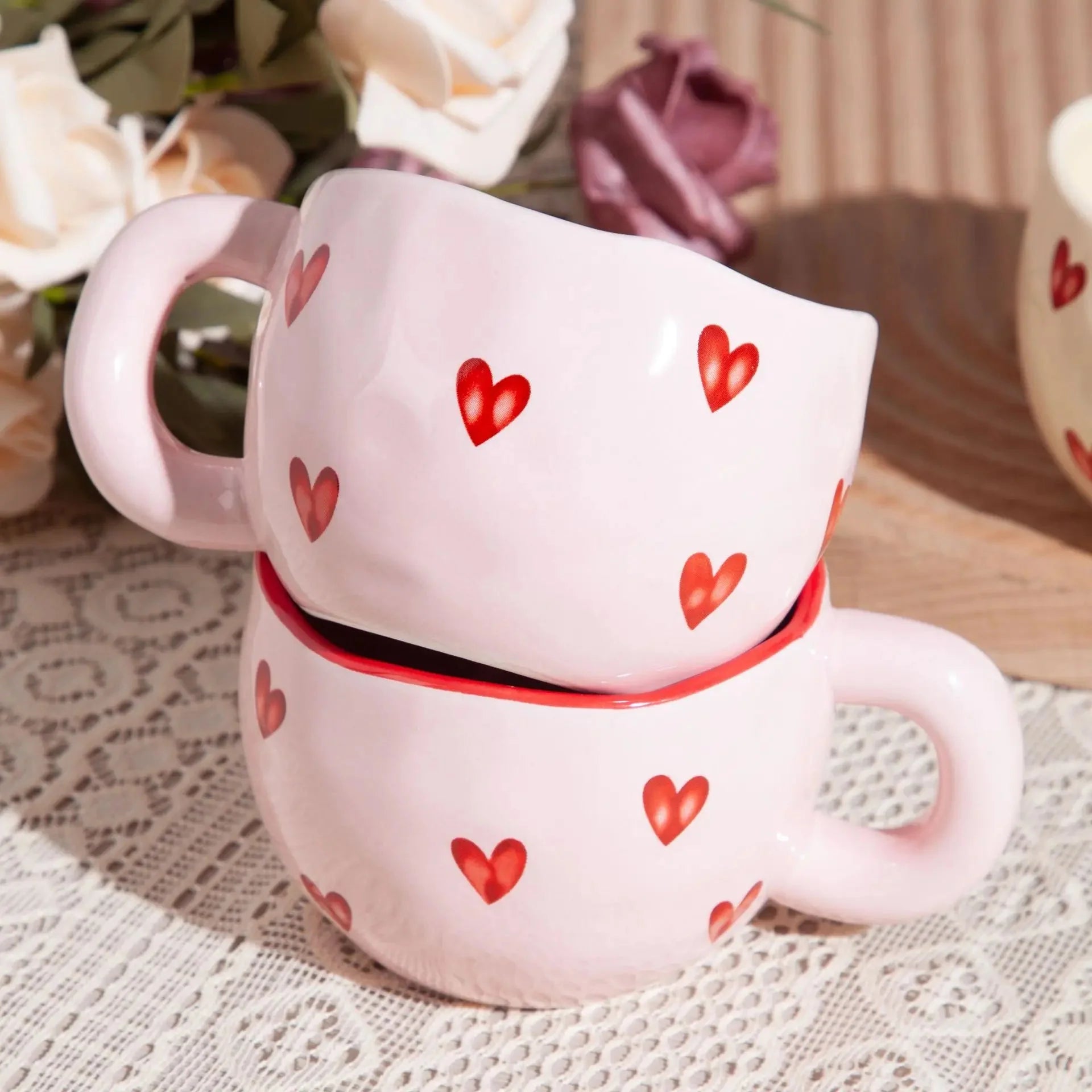 AmoraHeart – Süßes Kaffeebecher mit pinkem Herzdesign