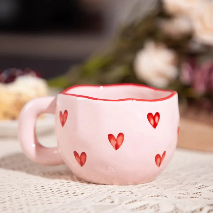 AmoraHeart – Süßes Kaffeebecher mit pinkem Herzdesign