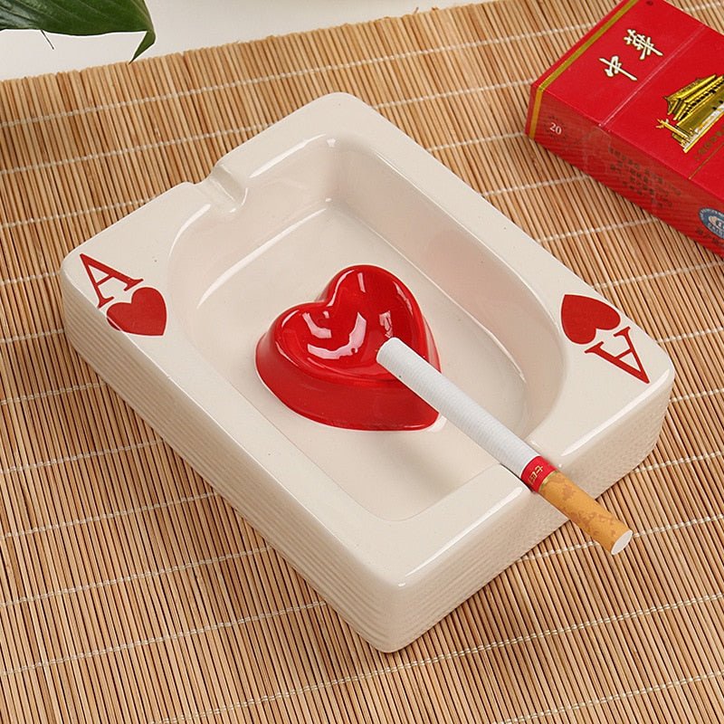 AceTray – Spielkarten-inspirierte rechteckige keramische Aschenbecher