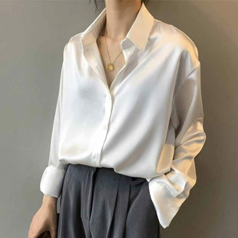 Brigitte - Elegante langärmelige Satinbluse mit klassischem Kragen