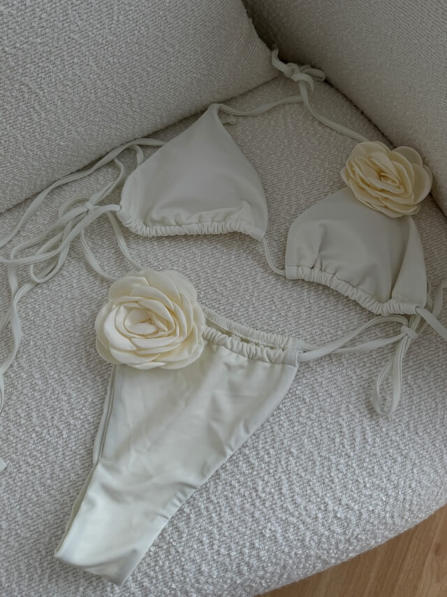 Rose Bikini - Zeitlose Schönheit für Strandabenteuer