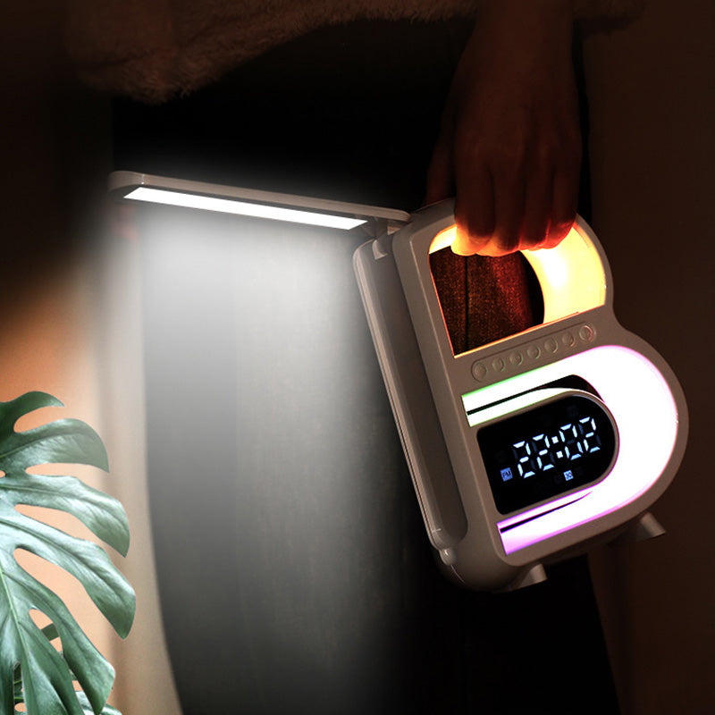 BrightB - LED-Buchstabenlampe B mit Uhr und Regal