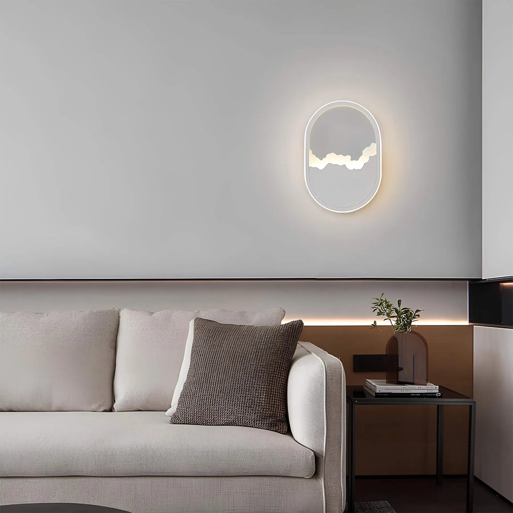 SkyGlow – Minimalistische zirkuläre Wandlampe mit Ausschnitt in Cloudscape